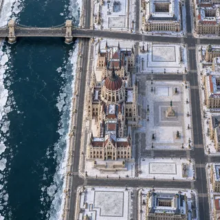 Level 38 · Budapest · Parlament